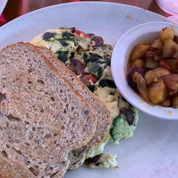 Big Pink - Five (yes five!) egg white omelette - Pizza Near Me - Miami Beach, Florida Big Pink - Five (yes five!) egg white omelette - Pizza Near Me - Miami Beach, Florida