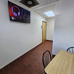WS Wings -N- Fins - Inside