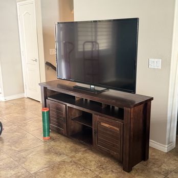 Emc Moving - They went above and beyond ensuring our belongings were carefully transported! - Movers Near Me Emc Moving - They went above and beyond ensuring our belongings were carefully transported! - Movers Near Me