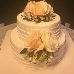 C1 Bakery Cafe - I added the flowers and topper
