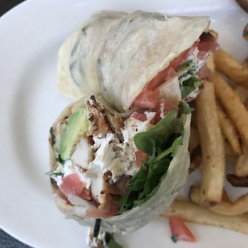 Apres Diem - Monday - Blackened Balsamic Chicken Wrap - Bars Near Me - Atlanta, Georgia