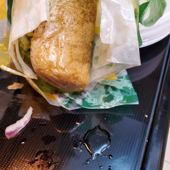Subway - I asked for extra oil in my sub, but they gave me a sub with my oil - Sandwiches Near Me - Miami, Florida