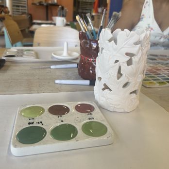 Color Me Mine - Paint and vase - Art Classes Near Me - Pasadena, California