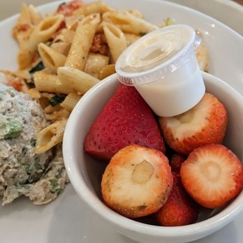 la Madeleine - Salade Sampler - Bakeries Near Me - Conroe, Texas