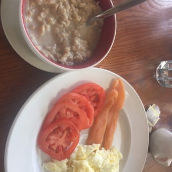 Route 6 Cafe - Egg whites, smoked salmon, tomato slices & oatmeal - Breakfast & Brunch Near Me - Avon, Colorado