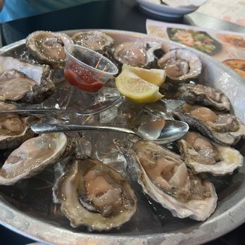 Cutting Board - Fresh oysters - Asian Fusion Near Me - Houston, Texas