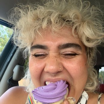 Kalani Kakes - ube cupcake - Cupcakes Near Me
