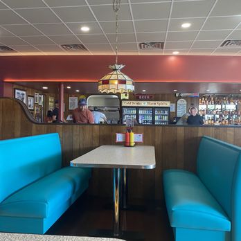 Cook's Burger Bar - Large booths - Burgers Near Me - Williamsburg, Virginia