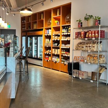 Casa Mia - Italian Near Me - West Vancouver, British Columbia