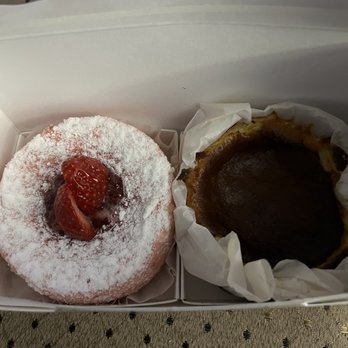 Cafe Terrace - Strawberry Cheesecake + Basque cheesecake - Cafes Near Me - Bayside, New York