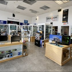 Ordigeni - Intérieur du Magasin ORDIGENI Électronique et Informatique