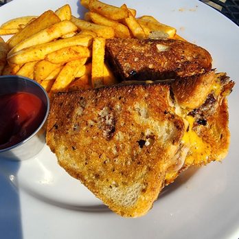 Dorn Michelle's - Best patty melt ever with fabulous spicy fries - New American Near Me - Castroville, Texas Dorn Michelle's - Best patty melt ever with fabulous spicy fries - New American Near Me - Castroville, Texas