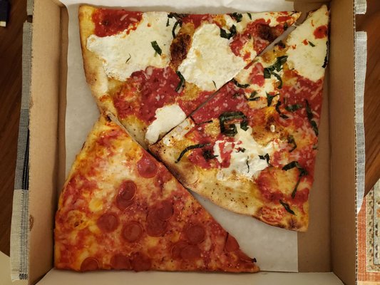 Williamsburg Pizza by null