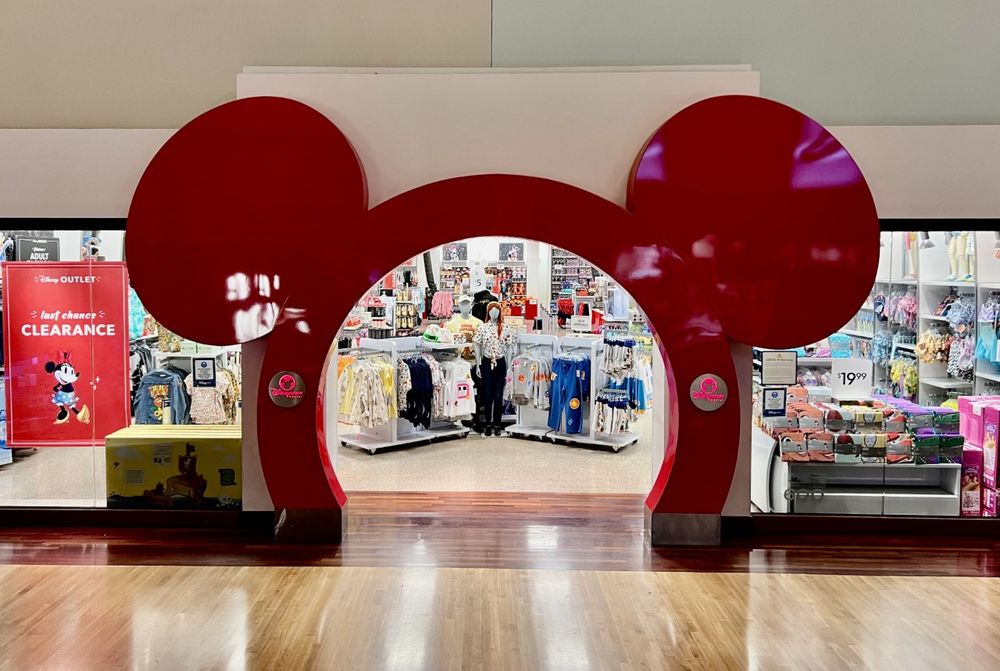 DISNEY STORE Updated September 2024 21 Photos & 18 Reviews 3000