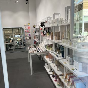 elsis - Women's Clothing Near Me - Los Angeles, California