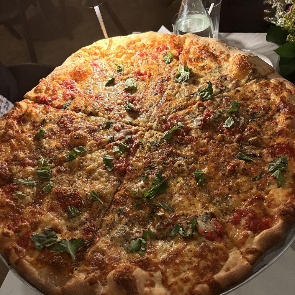 Mezza Luna - Wrong pizza pie. Thanks Victoria! - Pizza Near Me - Manalapan, New Jersey