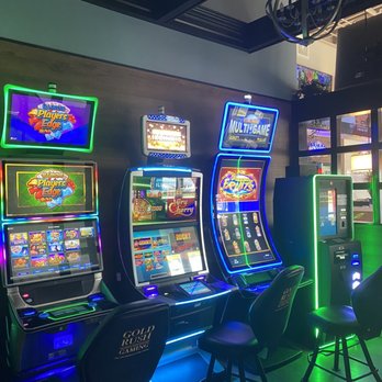 Scatchell's Beef & Pizza - Games - Pizza Near Me - Cicero, Illinois