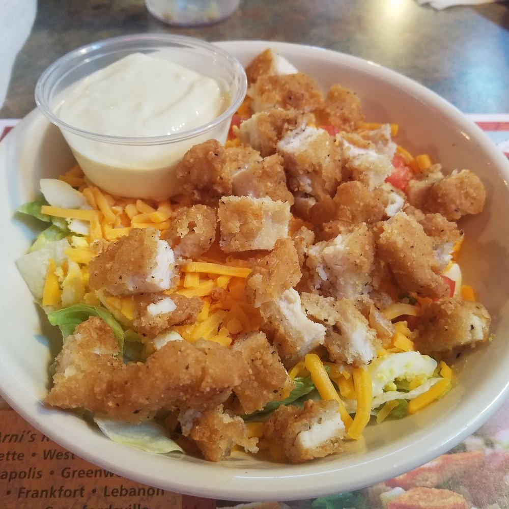 Arni's Lebanon - Fried chicken garden salad (junior size) with blue cheese. - Pizza Near Me - Lebanon, Indiana