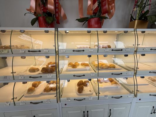 LoafHK Bakery & Restaurant by null