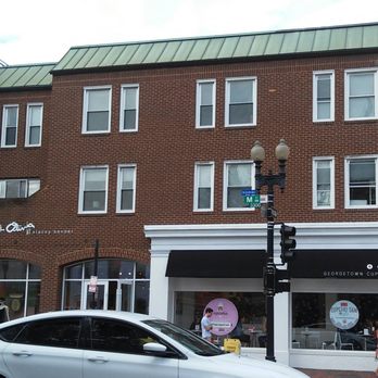 Georgetown Cupcake - Storefront - Cupcakes Near Me - Washington, DC, District of Columbia