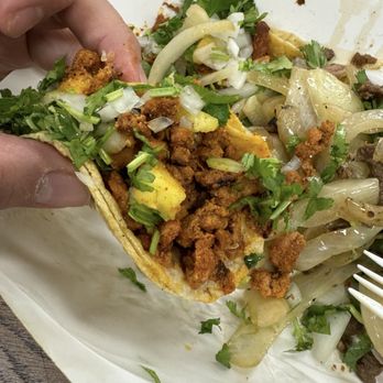 Supermercado Gonzalez - Carnitas tacos - Grocery Near Me - Waukegan, Illinois