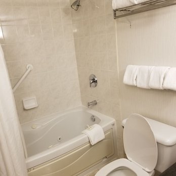 Sheraton Fallsview Hotel - Bathroom in the hotel room on the 20th floor (facing Niagara Falls and w a fireplace) - Hotels Near Me - Niagara Falls, Ontario Sheraton Fallsview Hotel - Bathroom in the hotel room on the 20th floor (facing Niagara Falls and w a fireplace) - Hotels Near Me - Niagara Falls, Ontario