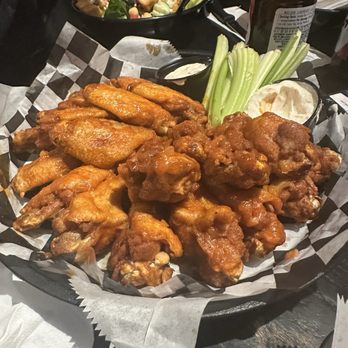 Bar-Bill North - 20 wings regular - Chicken Wings Near Me - Clarence, New York