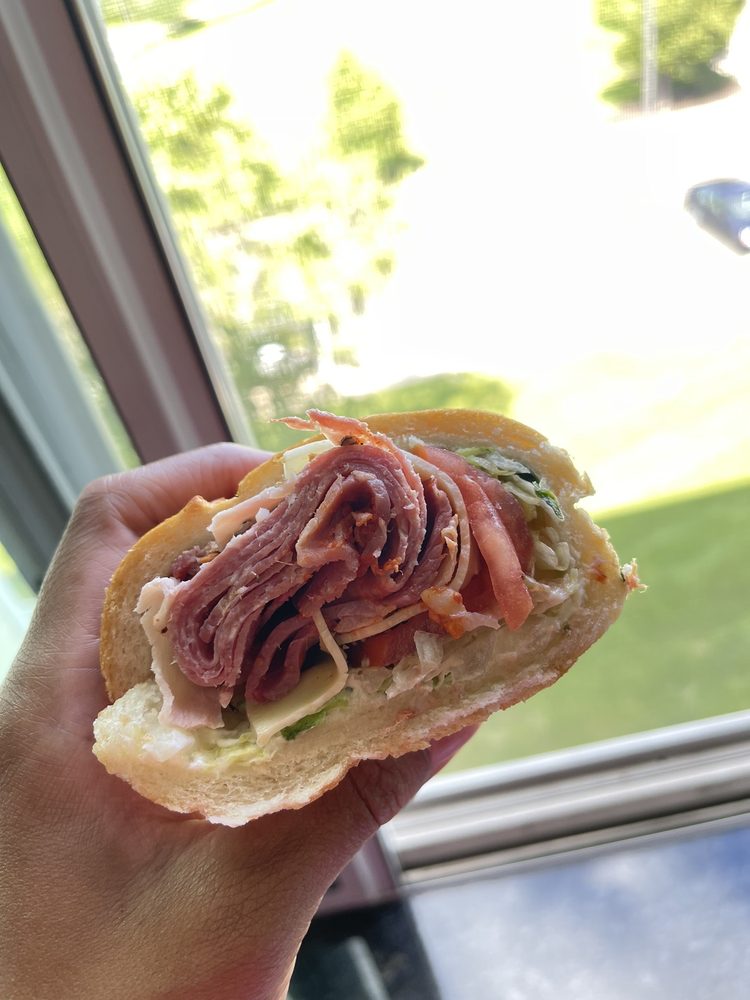 NARDELLI’S GRINDER SHOPPE Updated October 2024 39 Photos & 65 Reviews 315 Old Gate Ln