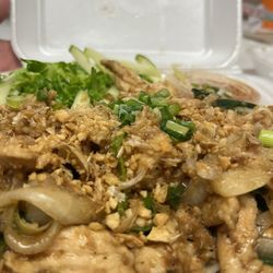 Pho NB - Bun Ga Xao Vermicelli with stir fry chicken with lemongrass and onions.