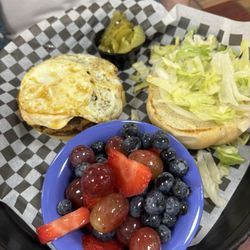 Aunt Lu's Cafe - Veggie burger