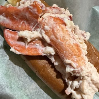 Lobstah On A Roll - Lobster roll w/mayo - Seafood Near Me - Boston, Massachusetts Lobstah On A Roll - Lobster roll w/mayo - Seafood Near Me - Boston, Massachusetts