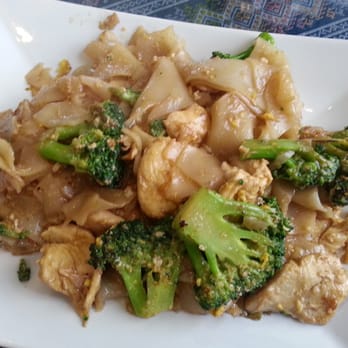 Thai Kitchen - Pad See Eew - good portion and good flavor. Also oily and chicken tasted rotten after a reheat. Won't get again either :/ - Thai Near Me - Union City, California Thai Kitchen - Pad See Eew - good portion and good flavor. Also oily and chicken tasted rotten after a reheat. Won't get again either :/ - Thai Near Me - Union City, California