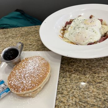 Townhouse Brunch - Heavenly Hash - Breakfast & Brunch Near Me - Colleyville, Texas Townhouse Brunch - Heavenly Hash - Breakfast & Brunch Near Me - Colleyville, Texas
