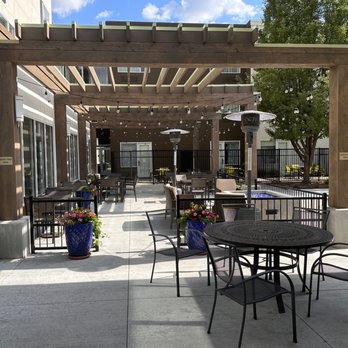 SpringHill Suites Boise ParkCenter - Outside patio with gas fireplaces - Hotels Near Me - Boise, Idaho SpringHill Suites Boise ParkCenter - Outside patio with gas fireplaces - Hotels Near Me - Boise, Idaho