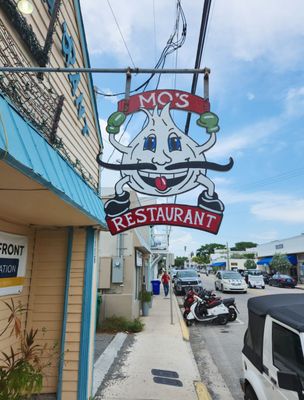 Mo's Restaurant by null