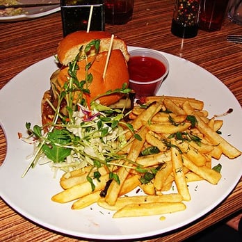 Public House Temecula - Beautiful meal: Kobe burger (rare) and fries - New American Near Me - Temecula, California