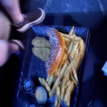 On Par Entertainment - Chicken Tender platter - Eatertainment Near Me - Beavercreek, Ohio