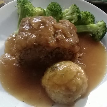 Green Temple - Walnut loaf, mashed potatoes, and broccoli - Vegetarian Near Me - Redondo Beach, California