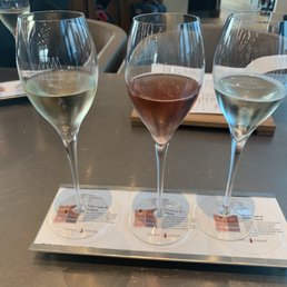 Bubbly wine flight Bubbly wine flight