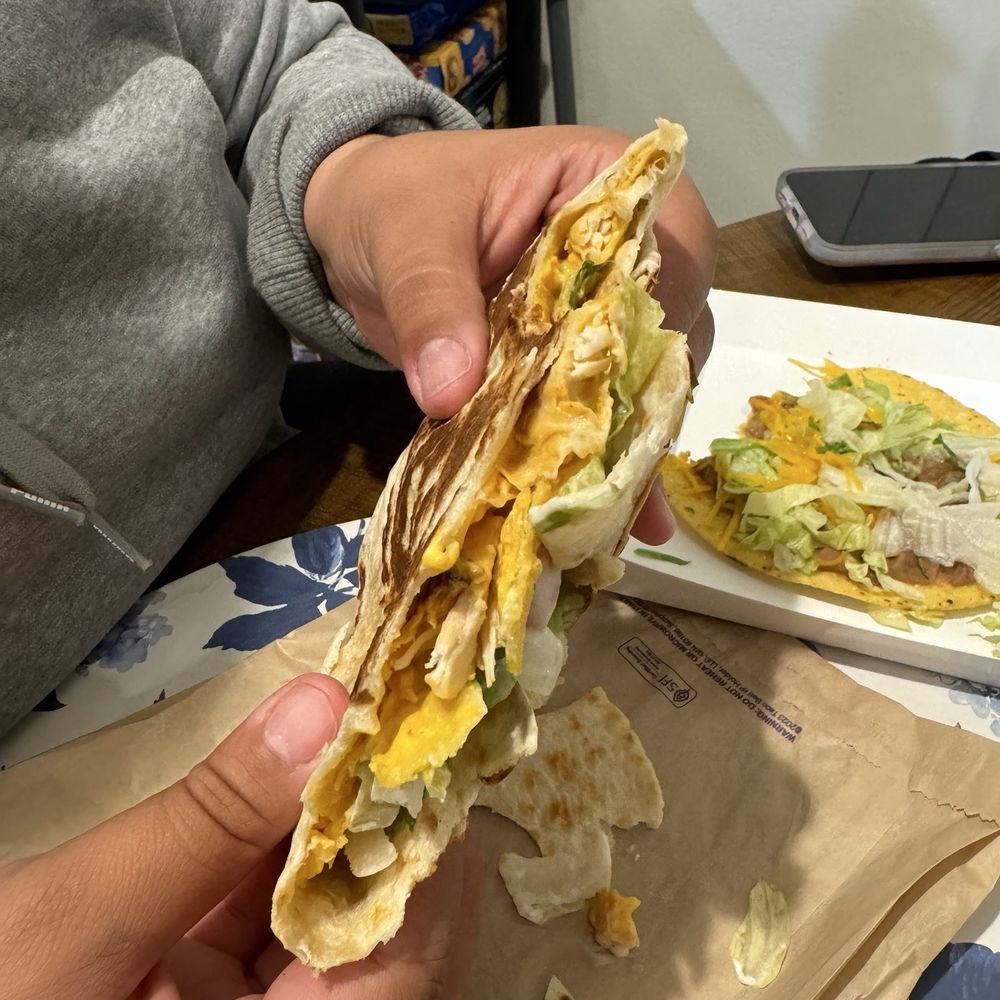 Taco Bell - 2 pieces of meat in my Crunchwrap Supreme Combo - Fast Food Near Me - Gardena, California Taco Bell - 2 pieces of meat in my Crunchwrap Supreme Combo - Fast Food Near Me - Gardena, California