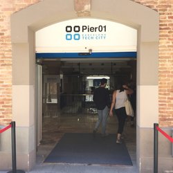 Pier 01 - La entrada principal a las oficinas de Pier 01