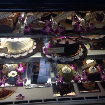Urth Caffé-Pasadena - Pastry display, really caught my attention! - Cafes Near Me - Pasadena, California