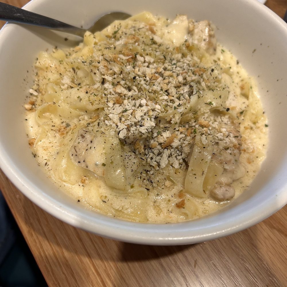 Roma Table - Chicken fettuccine - Italian Near Me - Sevierville, Tennessee Roma Table - Chicken fettuccine - Italian Near Me - Sevierville, Tennessee