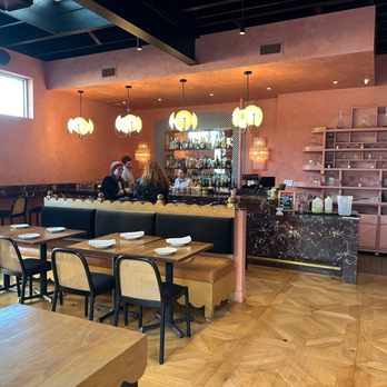 Short Stories Hotel - Interior and Bar - Hotels Near Me - Los Angeles, California Short Stories Hotel - Interior and Bar - Hotels Near Me - Los Angeles, California