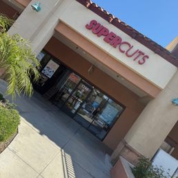 Exterior photo of Supercuts - Thousand Oaks, California Exterior photo of Supercuts - Thousand Oaks, California