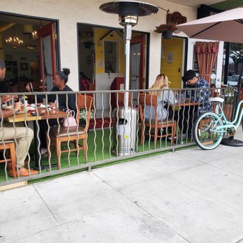 MeeMa’s - outdoor patio - Breakfast & Brunch Near Me - Long Beach, California MeeMa’s - outdoor patio - Breakfast & Brunch Near Me - Long Beach, California