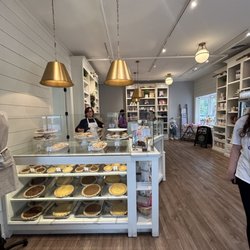 Southern Baked Pie Company - Inside
