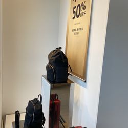 Tumi