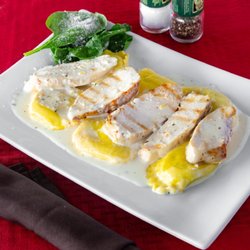 Al & Stella - 4 Cheese Ravioli and grilled chicken