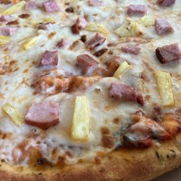 Hawaiian Pizza up close ;) Hawaiian Pizza up close ;)